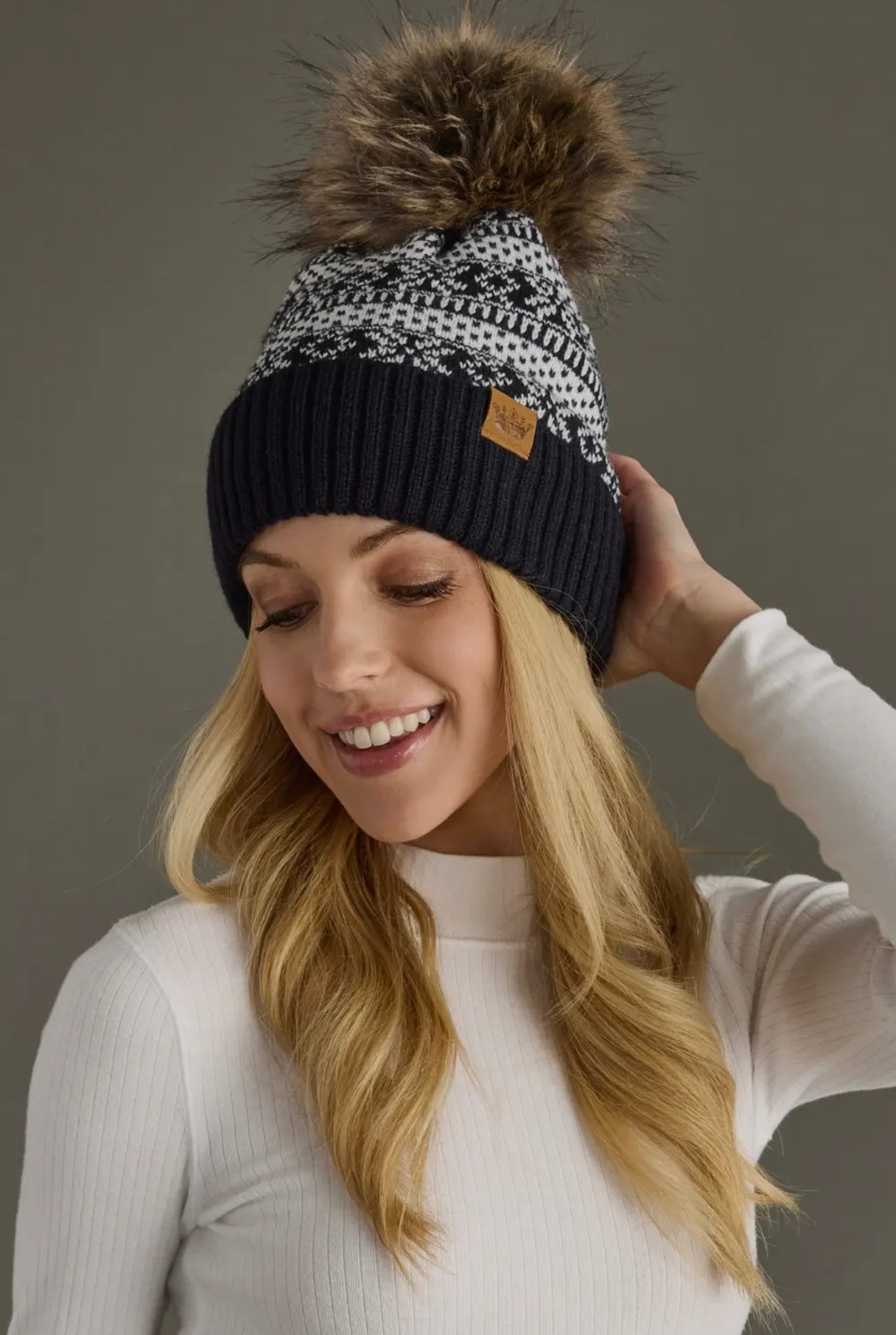 DANI DARK NAVY & WHITE PATTERNED POM HAT