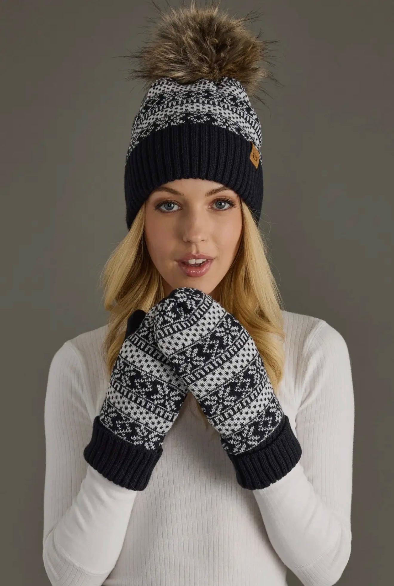 DANI DARK NAVY & WHITE PATTERNED POM HAT