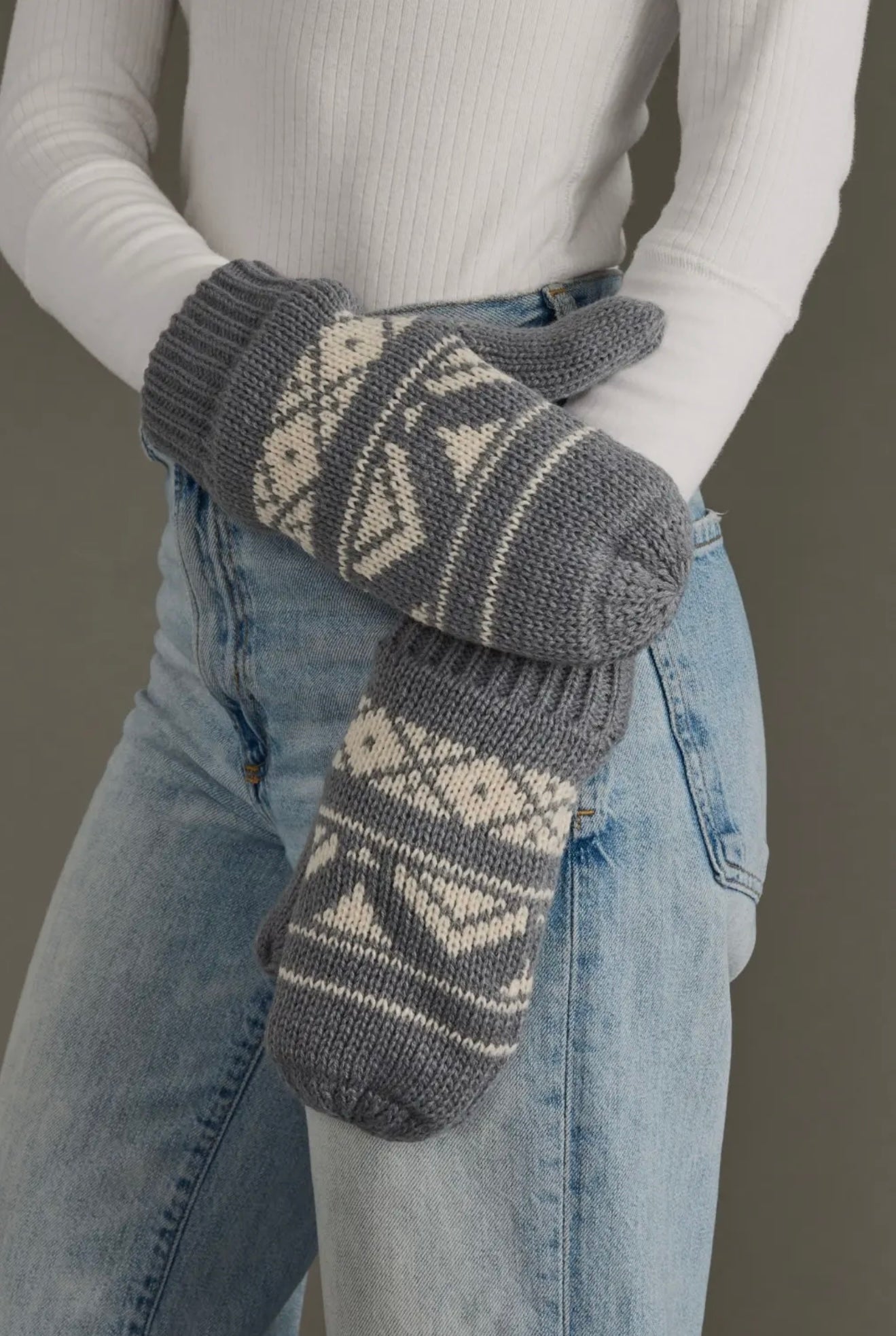 GISELLE GRAY & CREAM PATTERNED MITTENS
