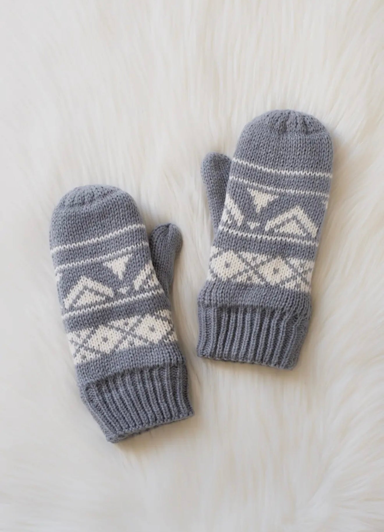 GISELLE GRAY & CREAM PATTERNED MITTENS