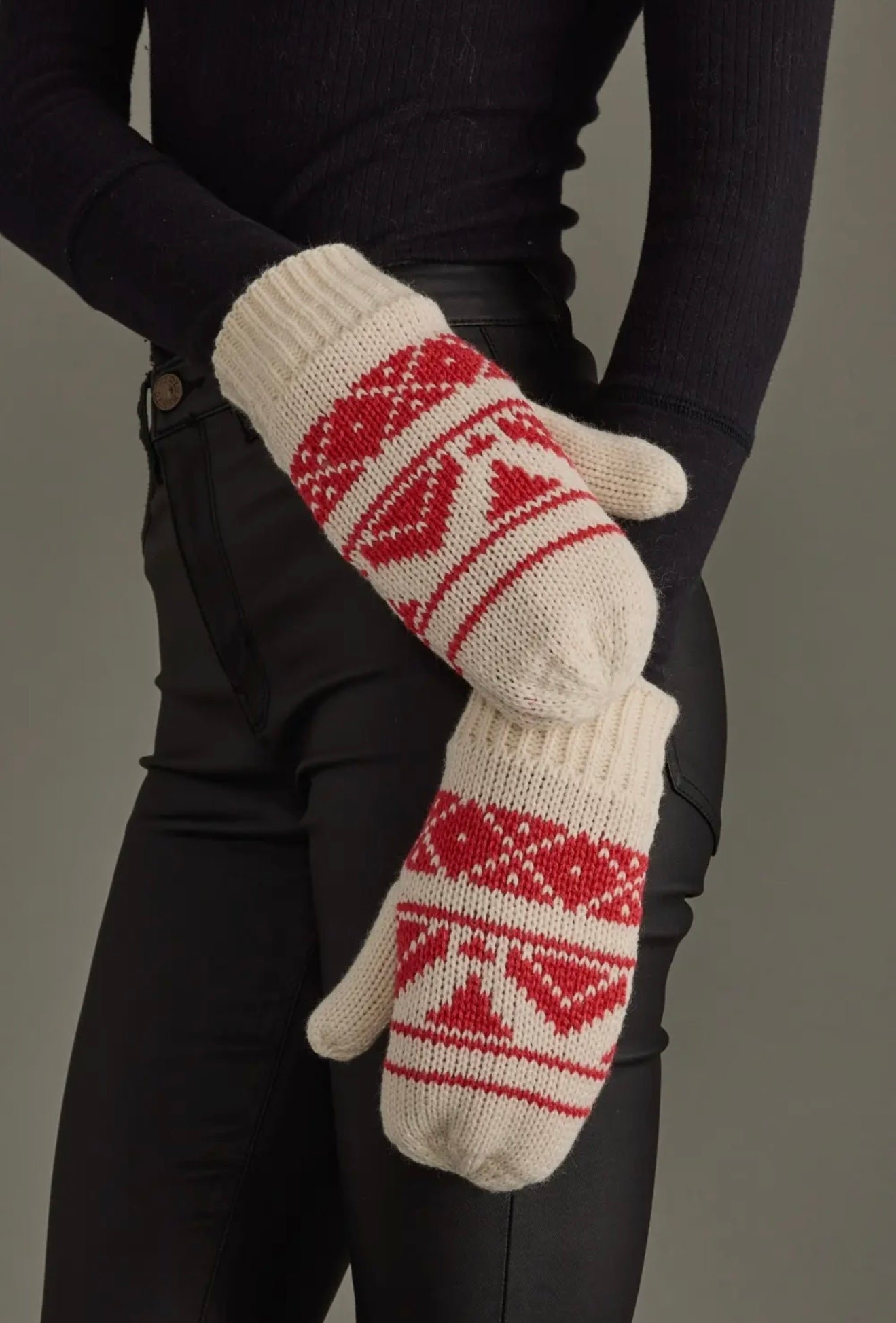 CAROL CREAM & RED PATTERNED MITTENS